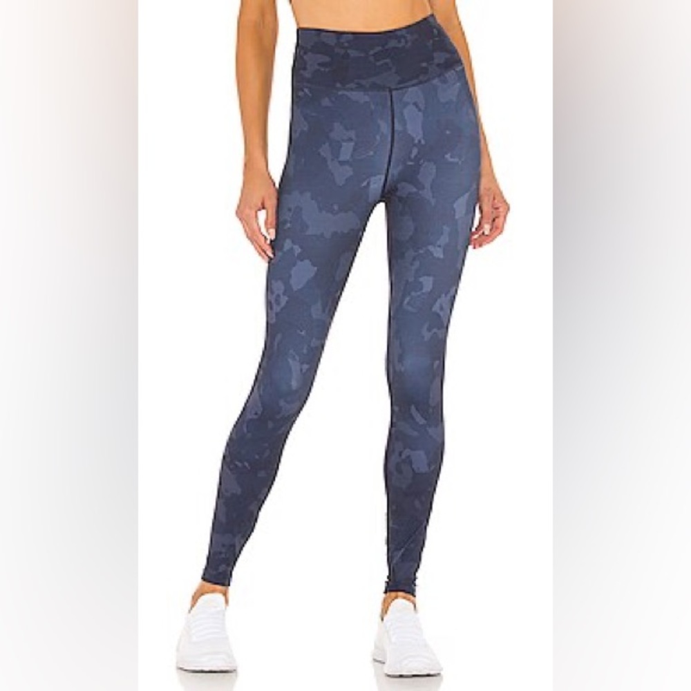 Lilybod- Millie Pant in Gray Stone Splatter Camo